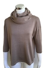 Kastenpullover mit Loopschal