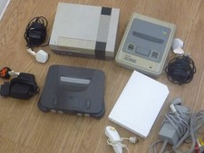 Vier Nintendo Konsolen - NES -