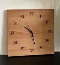 Wanduhr Holz Buche quadratisch