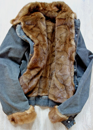 Trendige pelzjacke jeansjacke - pelzjacke,