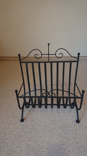 Zeitungständer - ,