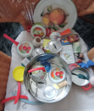 Set Puppengeschirr  in Blechdose  Karten Plastebärchen Zubehör Kleinteile