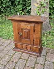 sehr alter massiver Hängeschrank Wandschrank - antiker Holzschrank aus Eiche