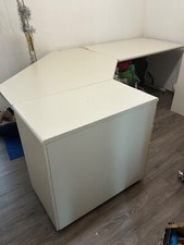 Großer Schreibtisch im hellgrau/ weiß mit schränken bis zum 16.07.24