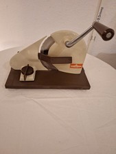 Alte Brotschneidemaschine