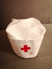 Rot Kreuz Schwesternhaube, Alter und Herkunft unbekannt
