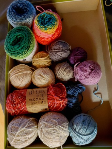 Wollreste knappe 300 gramm - knappe,