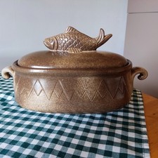 Fischtopf, glasierte Keramik