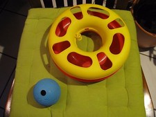 Katzenspielzeug ohne Maus dafür gibt es extra einen neuen Spielball