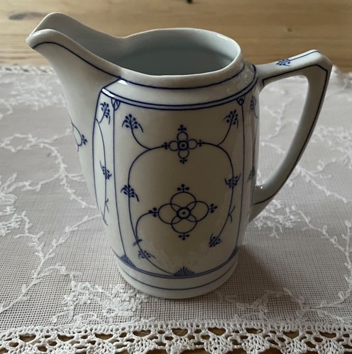 Alte milchkanne strohblume - milchkanne,
