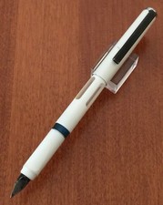 VINTAGE PELIKAN WHITE CREME