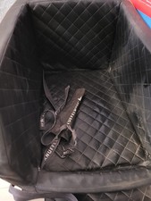 Knuffelwuff Cargo Hunde Auto Transportbox 60 x 78 x 50cm Schw. + Sicherheitsgurt