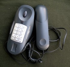 Wandtelefon, hängendes Festnetztelefon, zum an die  Wand montieren, gebr.