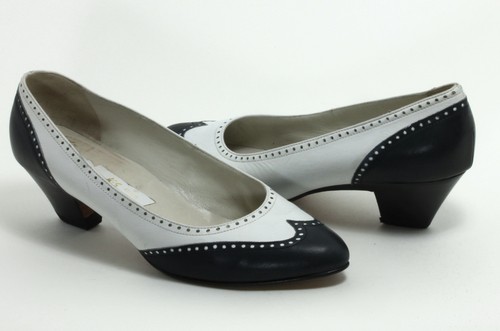 Elegant vintage pumps - vintage,