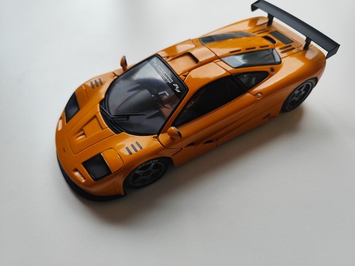 Mclaren orange 18 ut - lm,