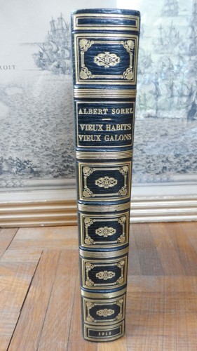 Alte kleider gallonen - alte,