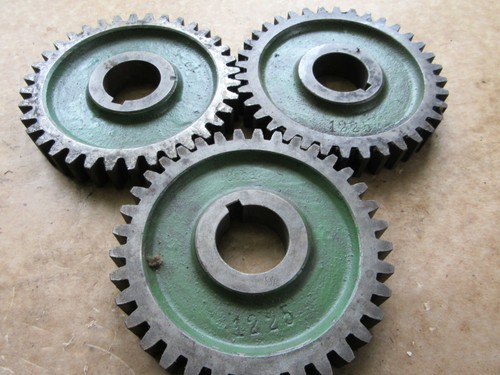 Altes zahnrad 133 fabrik - altes,
