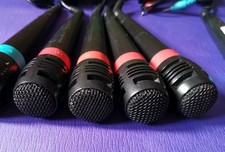 Rote Singstar Mikrofone