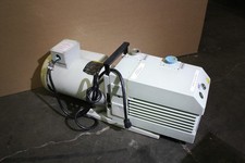 LEYBOLD TRIVAC VACUUM PUMP