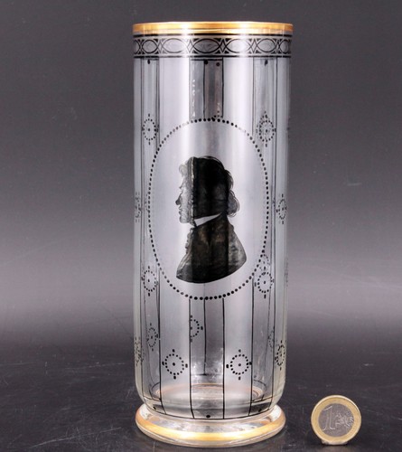 Glas vase mit - mit, schwarzlot