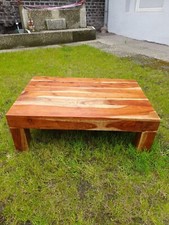 Akazie Couch tisch massiv