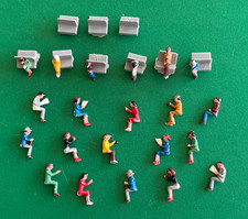 21 sitzende Reisende für Modelleisenbahn H0 + 9 Sitze