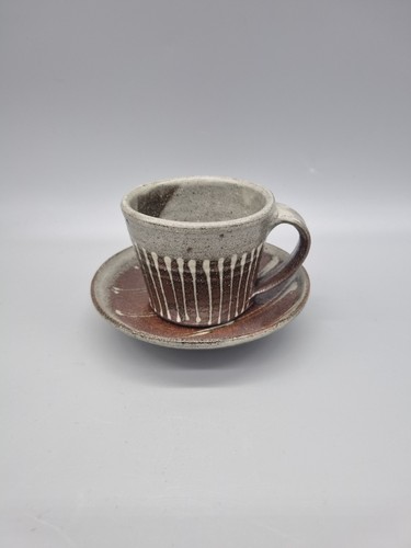 Eine studiokeramik teetasse - eine,