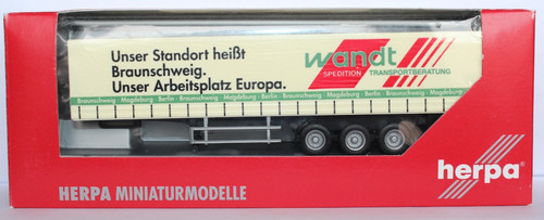 Gardinenplanenauflieger