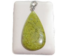 Grüner Opal Cabochon