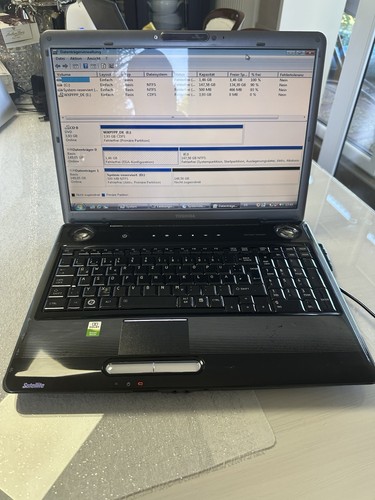Toshiba satellite p300d - 17“,