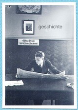 Foto, Zeitungsleser im Bahnhof, K.d.F. Reichs-Theater-Zug-kommt, um 1937 !!!