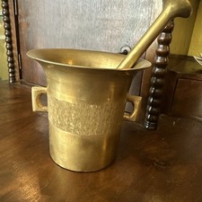 Schöner großer alter Mörser