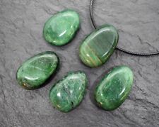 FUCHSIT Edelsteinanhänger Trommelstein-gebohrt +natur+ mit Band