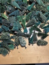 H0 Bäume Tannen Fichten mit Wurzeln / 1:87 H0 200 Stück - wie neu 