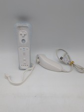 Nintendo Wii Remote Controller + Nunchuk Weiß mit Silikonhülle 3rd Party