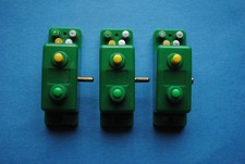 Trix-Express     Ersatzteil        3  grüne  Schalter