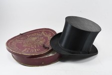 Q28S20- Chapeau Claque Klappzylinder monogrammiert in Box 