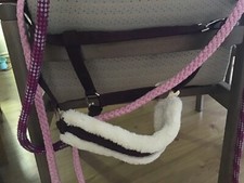 Halfter Set VB/Cob  weinrot/weiß mit Webpelz mit passendem  Anbinder, Showmaster