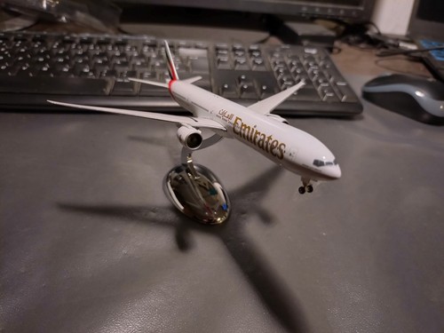 Boeing 777 300 emirates - 300,