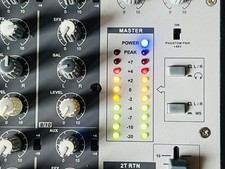 PHONIC MM-1202 Audio Mixer / Mischpult mit 12 Eingängen