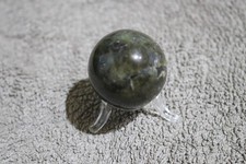 Labradorit Kugel ca. 40 mm Edelstein Kugel Sammlerstück Natur + Kunstoffständer