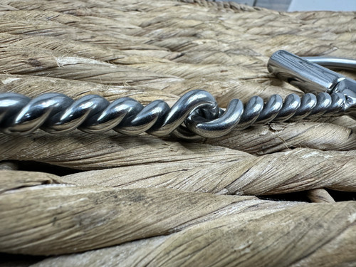 Twisted wire mouth - twisted,