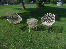 Vintage Sessel und Tisch