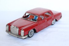 SCHÖNES ALTES BLECHAUTO VON