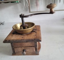 Sehr alte Kaffeemühle