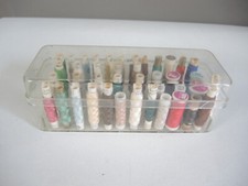 Plastik Box mit 41 Seide