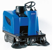 Nilfisk FLOORTEC R 670 P Honda Benzin Aufsitz-Kehrmaschine Kehrsaugmaschine