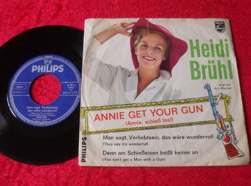 Single heidi brühl annie - single,