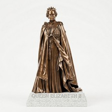 Queen Elizabeth II Statue -