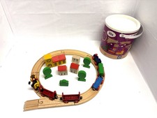 Eichhorn Brio Holzeisenbahn Eisenbahn Set mit zusätzlichem Zug  (( neuwertig ))